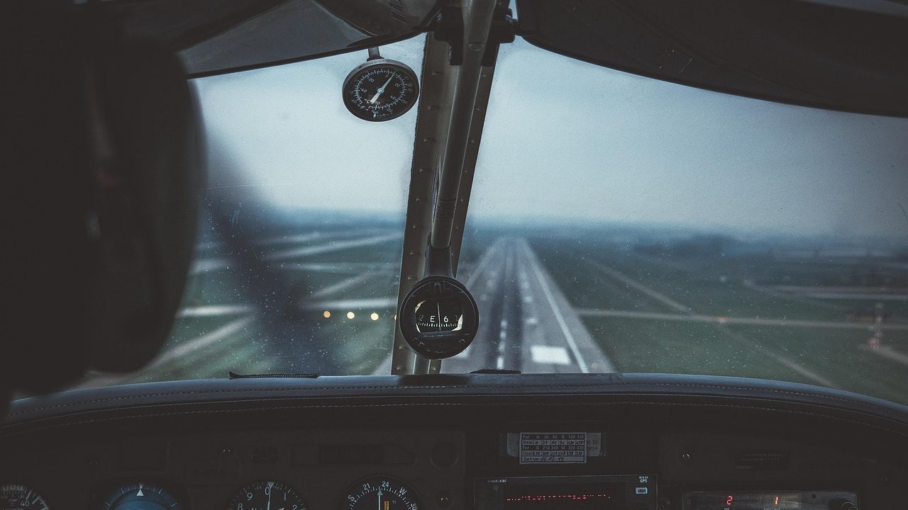 Trafic aerian blocat la Berlin după ce o dronă a fost zărită lângă pistă