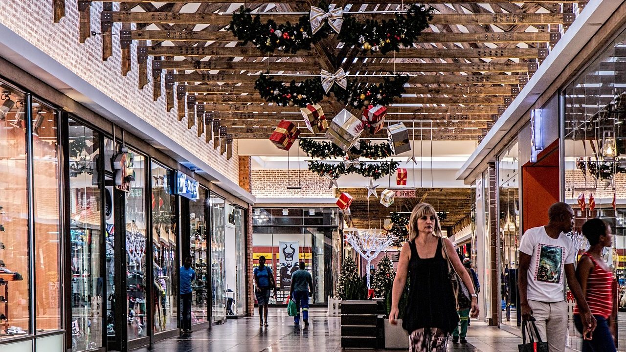 evomag și-a lansat oferta de Black Friday, cu discounturi de până la 55% pe zeci de mii de produse